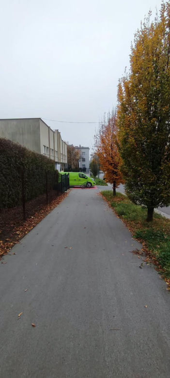 Bus uderzył w 14-letniego rowerzystę. Dziecko wylądowało w szpitalu