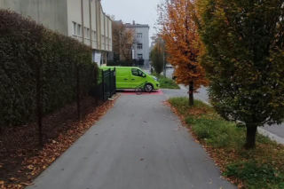 Bus uderzył w 14-letniego rowerzystę. Dziecko wylądowało w szpitalu