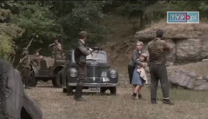Czas honoru 6 sezon odc. 78. Ada Lewińska (Magdalena Cielecka), Katia (Gabrysia Mazurek)