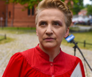 Joanna Scheuring-Wielgus pyta w Toruniu o dofinansowania dla księdza oskarżonego o pedofilię