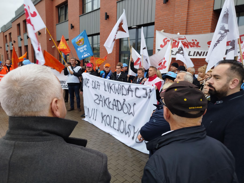 Pracownicy Zakładu Linii Kolejowych pikietowali w Siedlcach! Poparli ich siedleccy radni