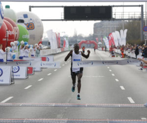 Warszawiacy pobiegli w maratonie