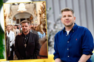 Filip Chajzer przyjął bierzmowanie. W kościele towarzyszyła mu młodziutka narzeczona