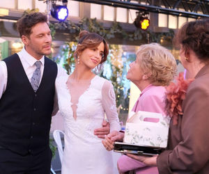 M jak miłość odc. 1890. Barbara (Teresa Lipowska), Marysia (Małgorzata Pieńkowska), Kama (Michalina Sosna), Marcin (Mikołaj Roznerski)