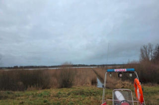 Dramat na jeziorze. Zaginął wędkarz, odnaleziono pustą łódkę