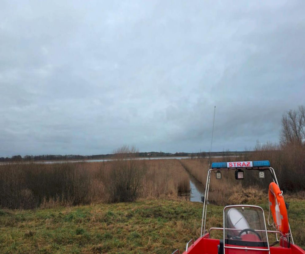 Dramat na jeziorze. Zaginął wędkarz, odnaleziono pustą łódkę