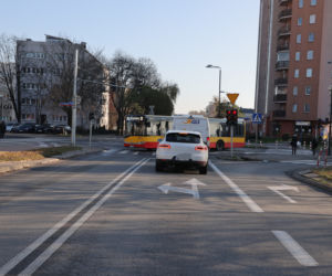 Skrzyżowanie grozy na Bielanach. Codziennie dochodzi tu do niebezpiecznych sytuacji