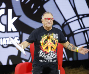 Jerzy Owsiak na przestrzeni lat. Tak zmieniał się jego charakterystyczny wizerunek