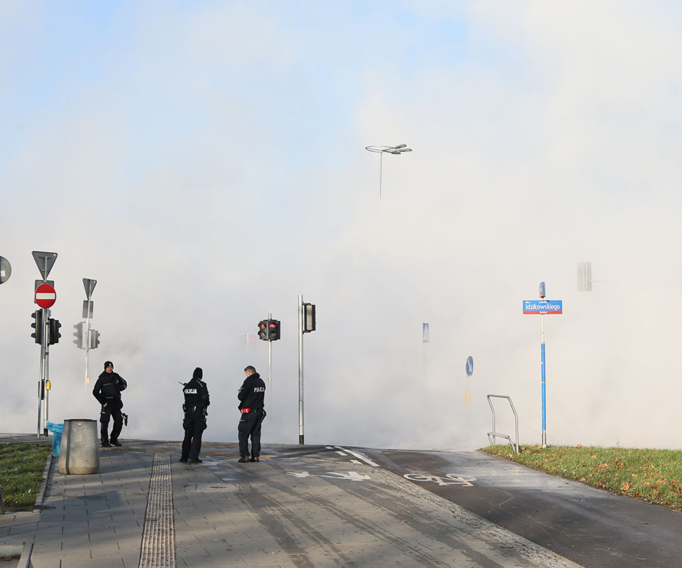 GALERIA-Awaria rury ciepłowniczej na Sadybie w Warszawie