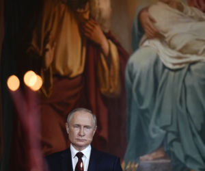 Putin świętuje Wielkanoc. Poszedł na mszę, mówił o zmartwychwstaniu