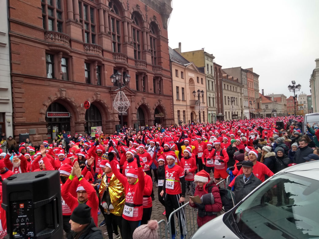 Piękny Festiwal Biegów Świętych Mikołajów Fabryki Cukierniczej Kopernik