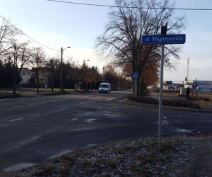  Ciężki sprzęt już na placu budowy. Rozpoczyna się przebudowa Fabrycznej w Lesznie