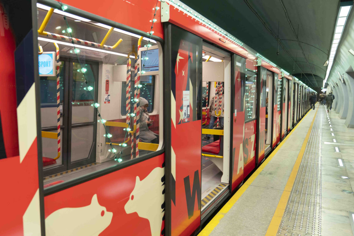 Świąteczne metro ruszyło na trasę!