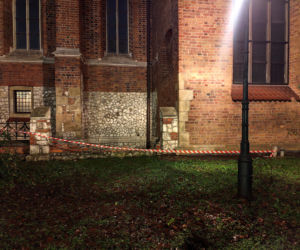 Kraków: Pijany kierowca rozbił zabytkowy kościół w Wigilię. Miał 1,7 promila!