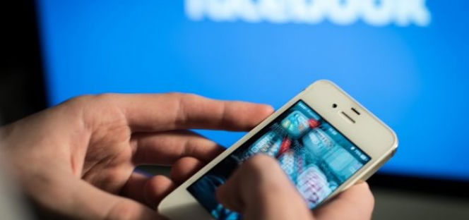 Facebook - czerwona koperta. Na czym polega nowa opcja? 