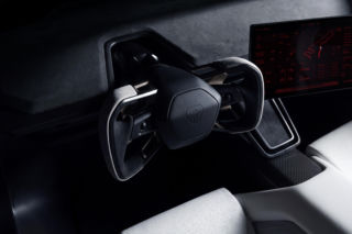 Latająca Tesla stała się rzeczywistością? Roadster wykonał niezwykły manewr