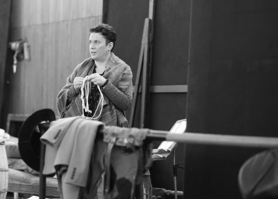 "Dziewczyna z Dzikiego Zachodu" Giacomo Pucciniego. Zdjęcia z prób reżyserskich