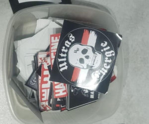 Zatrzymano dwóch skinheadów podejrzanych o podpalenia. Szokujące, co znaleziono w ich domach