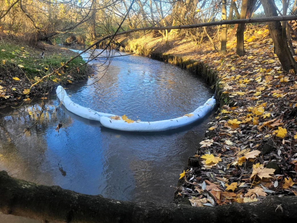 Na Białusze w Krakowie pojawiły się łapacze śmieci