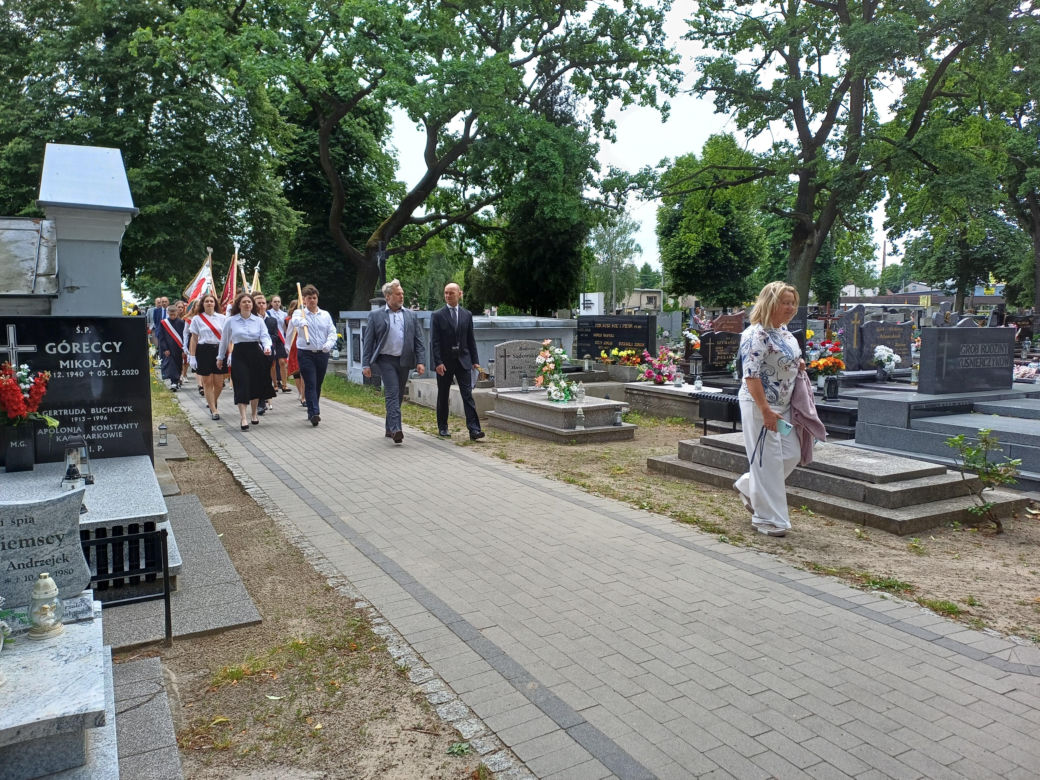 Pamięć o powstańcach żyje w Ostrzeszowie. Ulicami miasta przeszedł Marsz Pamięci [ZDJĘCIA]