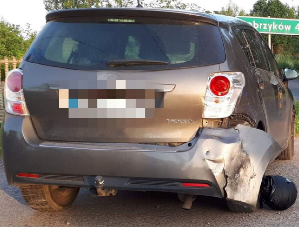 Dwa fatalne wypadki motocyklistów pod Płockiem! Jedna z maszyn roztrzaskała się o dwa auta [ZDJĘCIA].