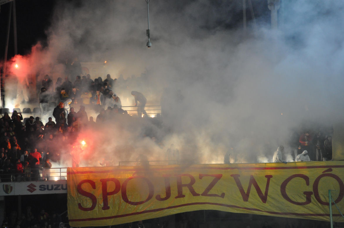 Korona Kielce - Legia Warszawa. Zdjęcia kibiców na Suzuki Arenie