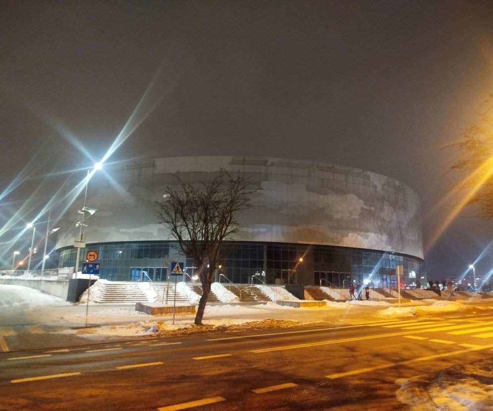 Światło zgasło! Awaria prądu powodem przełożenia meczu Radomiak Radom- Arka Gdynia 