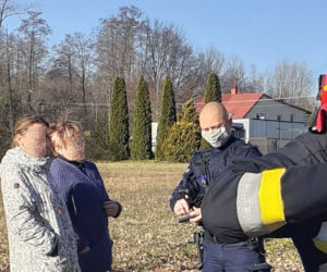 82-latka cztery dni leżała przygnieciona przez meble. Między szafą a tapczanem, bez jedzenia i picia