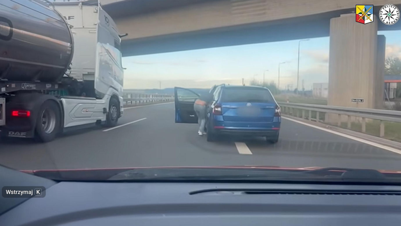 Bił kobietę na autostradzie, bo jechała zgodnie z przepisami! Wszystko nagrała jej 8-letnia córka