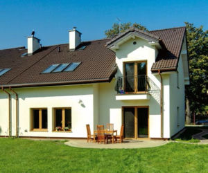 Dach z wysoką lukarną