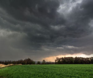 Sfotografował chmury burzowe na Podkarpaciu. Efekt jest piorunujący!