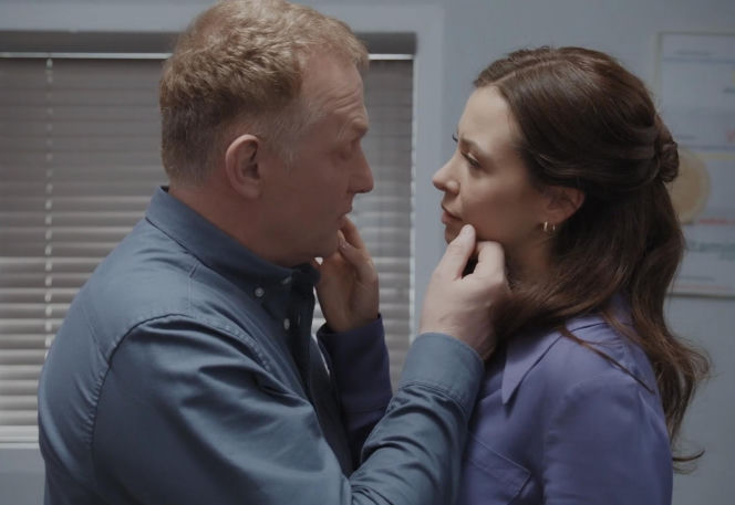 M jak miłość. Artur Rogowski (Robert Moskwa), Joanna (Dominika Sakowicz)