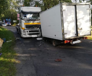 Tragedia w Zarzeczu. Zderzyły się dwie cieżarówki, kierowca jednej z nich nie żyje