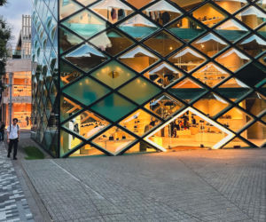 Architektura, która sprzedaje ubrania. Prada Aoyama w Tokio pracowni Herzog & de Meuron