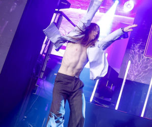 Dominik Więcek stylizuje gwiazdy. To on ubierze Szemplińską na Eurowizję. Kim jest?