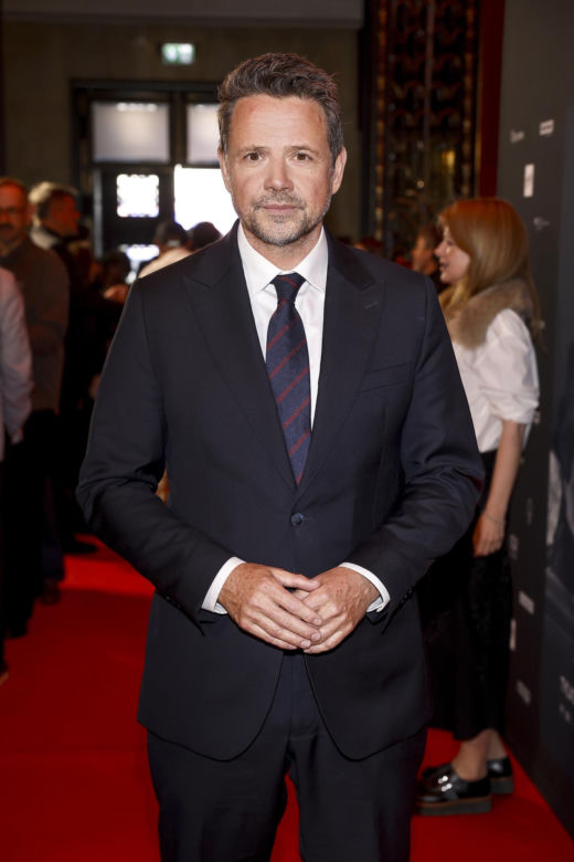 Ministra kultury zachwyciła elegancją na premierze filmu "Ojczyzna"