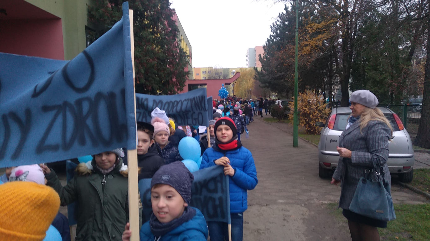 30 lat Konwencji Praw Dziecka. Uczniowie z radomskiej szkoły uczcili ważną datę