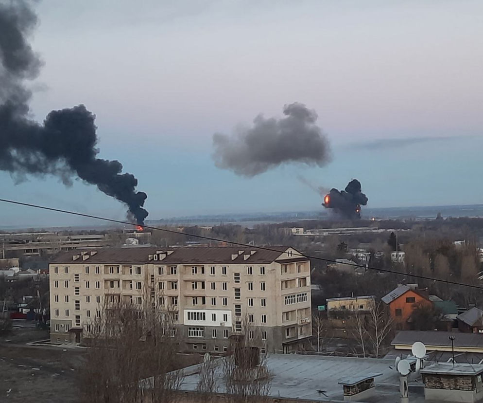 Inwazja na Ukrainę. Wprowadzono stan wojenny. Rosyjscy żołnierze ścierają się z Ukraińskimi. Mówi się o setkach ofiar