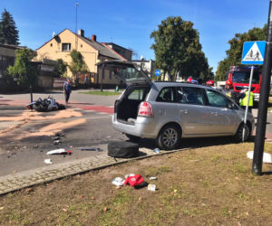Łódzkie. 19-latek uciekał skradzionym motocyklem. Zginął w zderzeniu z oplem 