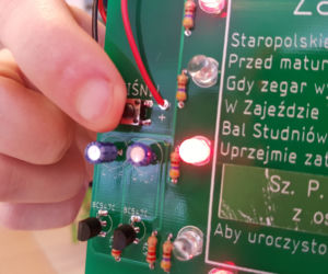 Nowy Sącz: Zaproszenia na studniówkę pod napięciem. ZOBACZ co wymyślił uczeń Elektryka