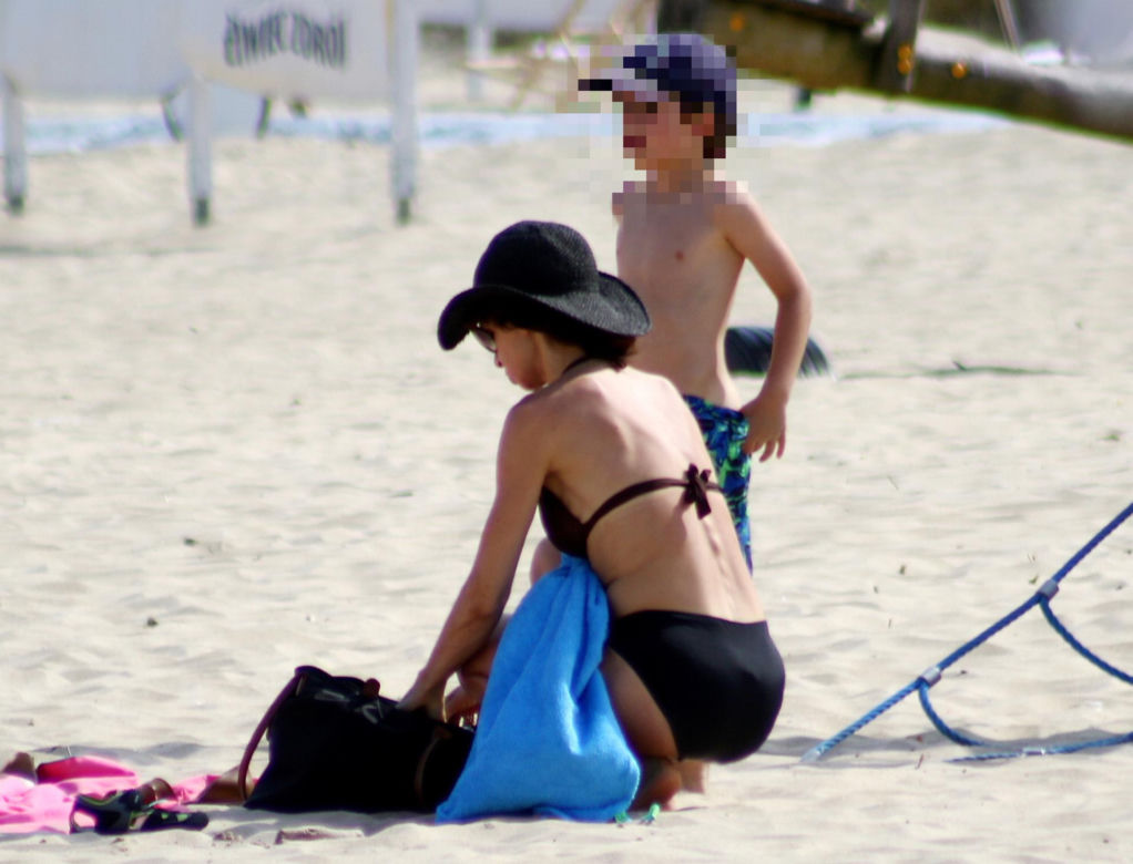 Marta Kaczyńska na plaży w Sopocie
