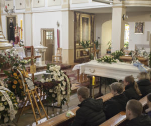 Pogrzeb ofiar zawalonej kamienicy w Świebodzicach 