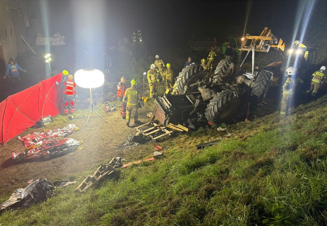Ciągnik stoczył się z wału, dwie osoby nie żyją! Tragedia nad Wisłą