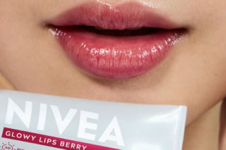 Nawilżenie i blask w jednej tubce. Zimą zadbaj o swoje usta