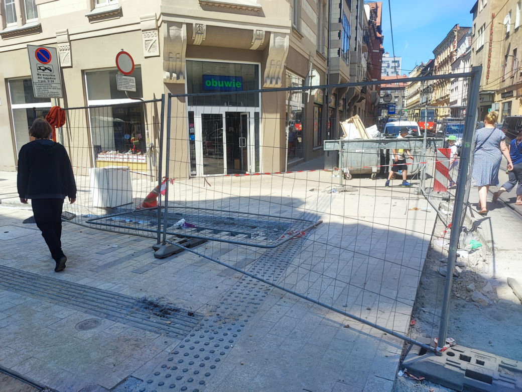 Ulica Dworcowa w Bytomiu nadal rozkopana