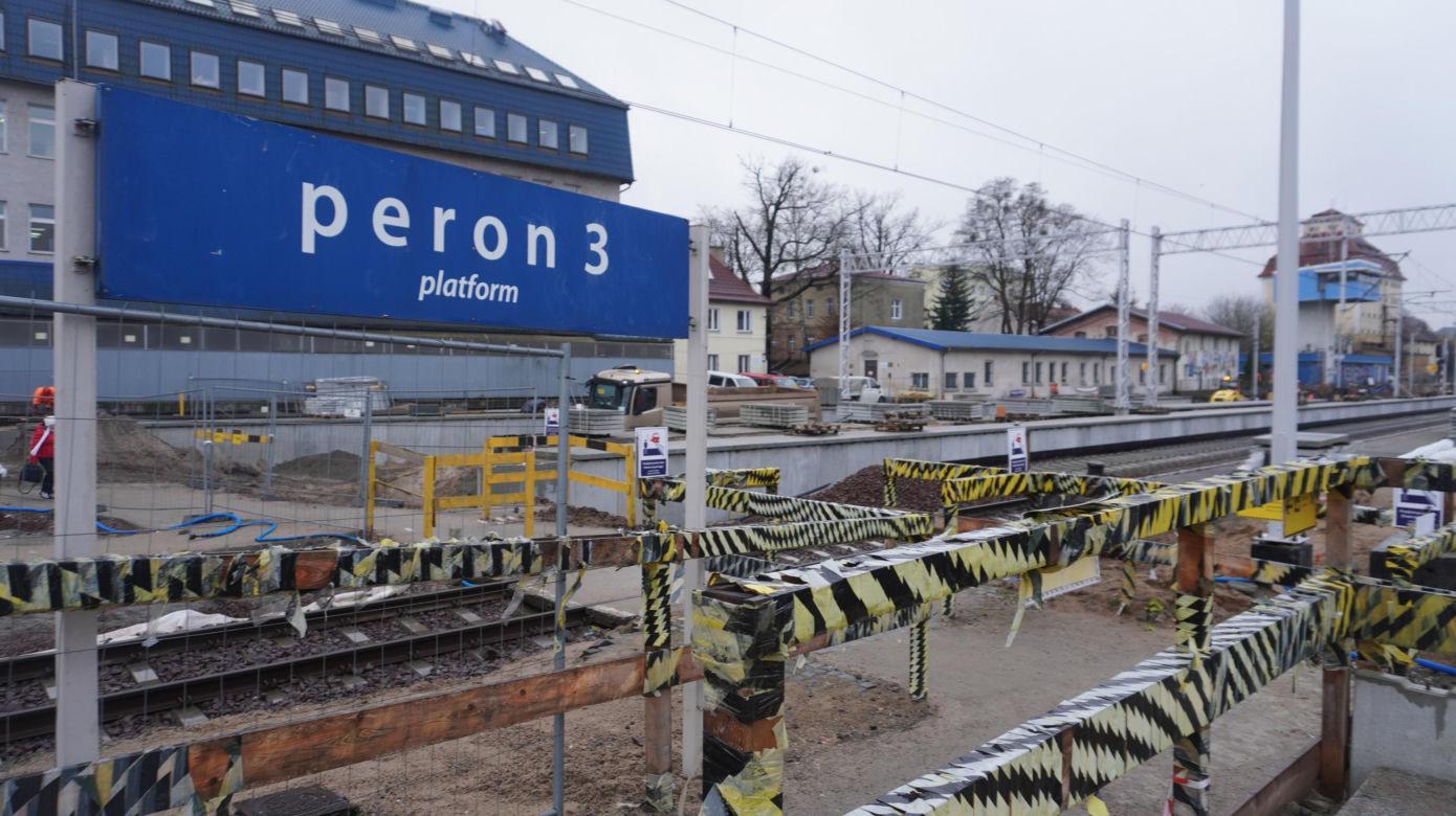 Postępują prace nad konstrukcją budynku Dworca Głównego w Olsztynie. Perony niemal na ukończeniu [ZDJĘCIA]