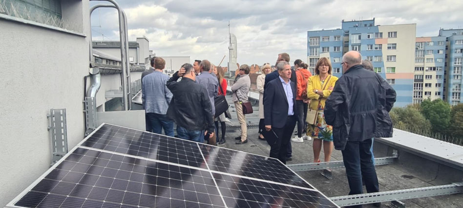 Pierwsza w Polsce hybrydowa instalacja OZE w bloku mieszkalnym