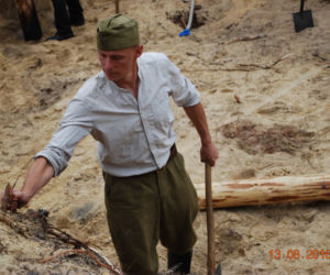 Pasjonaci historii rekonstruują schron z II wojny światowej
