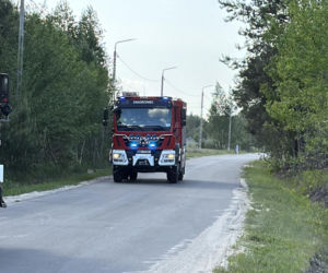 Strażacy walczą z potężnym pożarem na Mazowszu