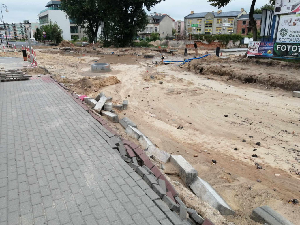 Utrudnienia w rejonie Wojskowej i Cmentarnej mają trwać do końca wakacji